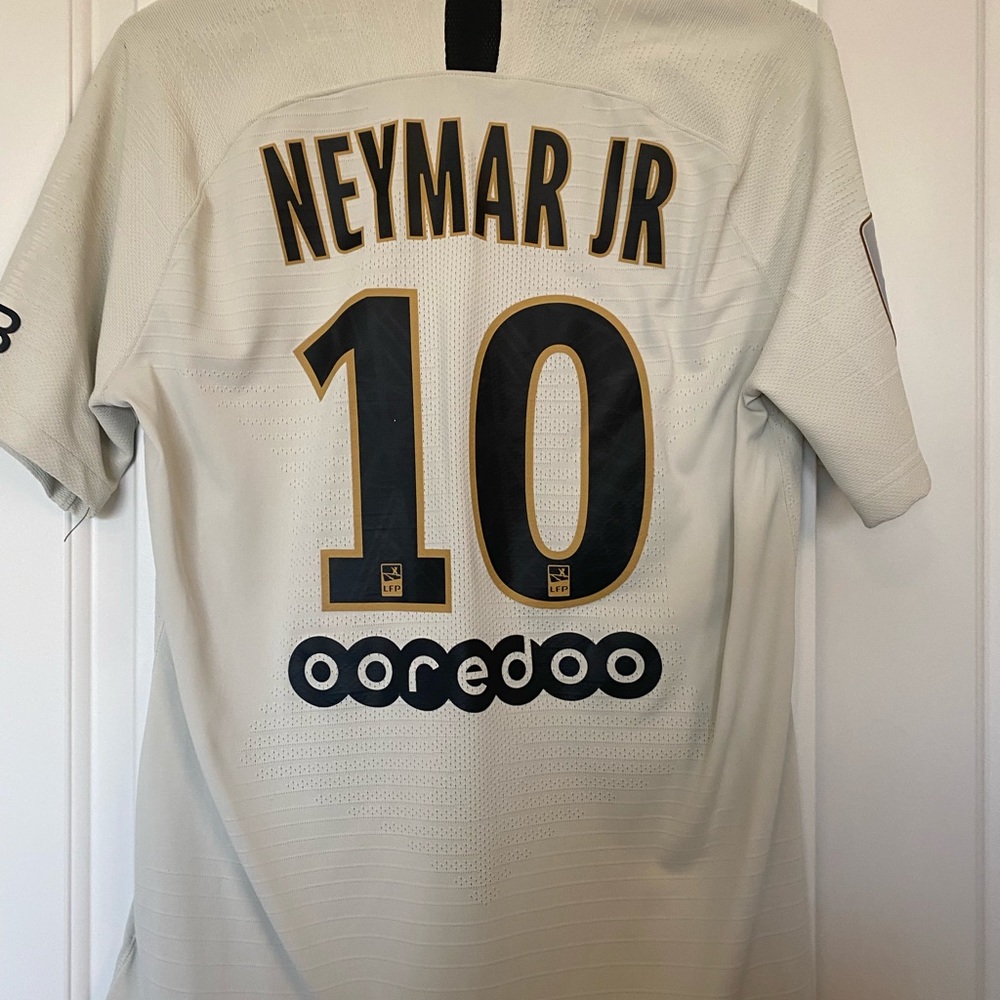 Neymar jr Nike Jersey Large